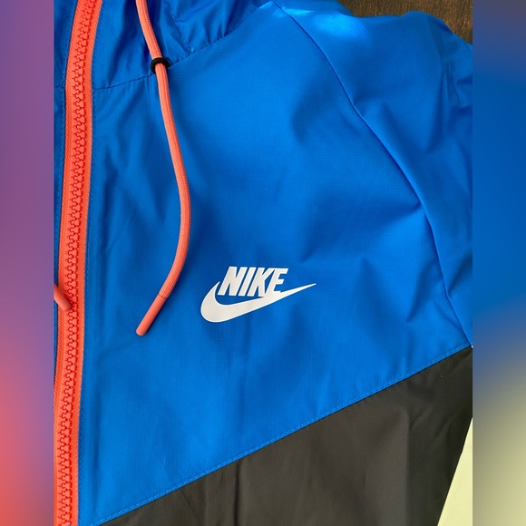 Nike Mens Size S Sportswear Woven Windbreaker Black Signal Blue AT5270-015 NWT - Picture 2 of 8